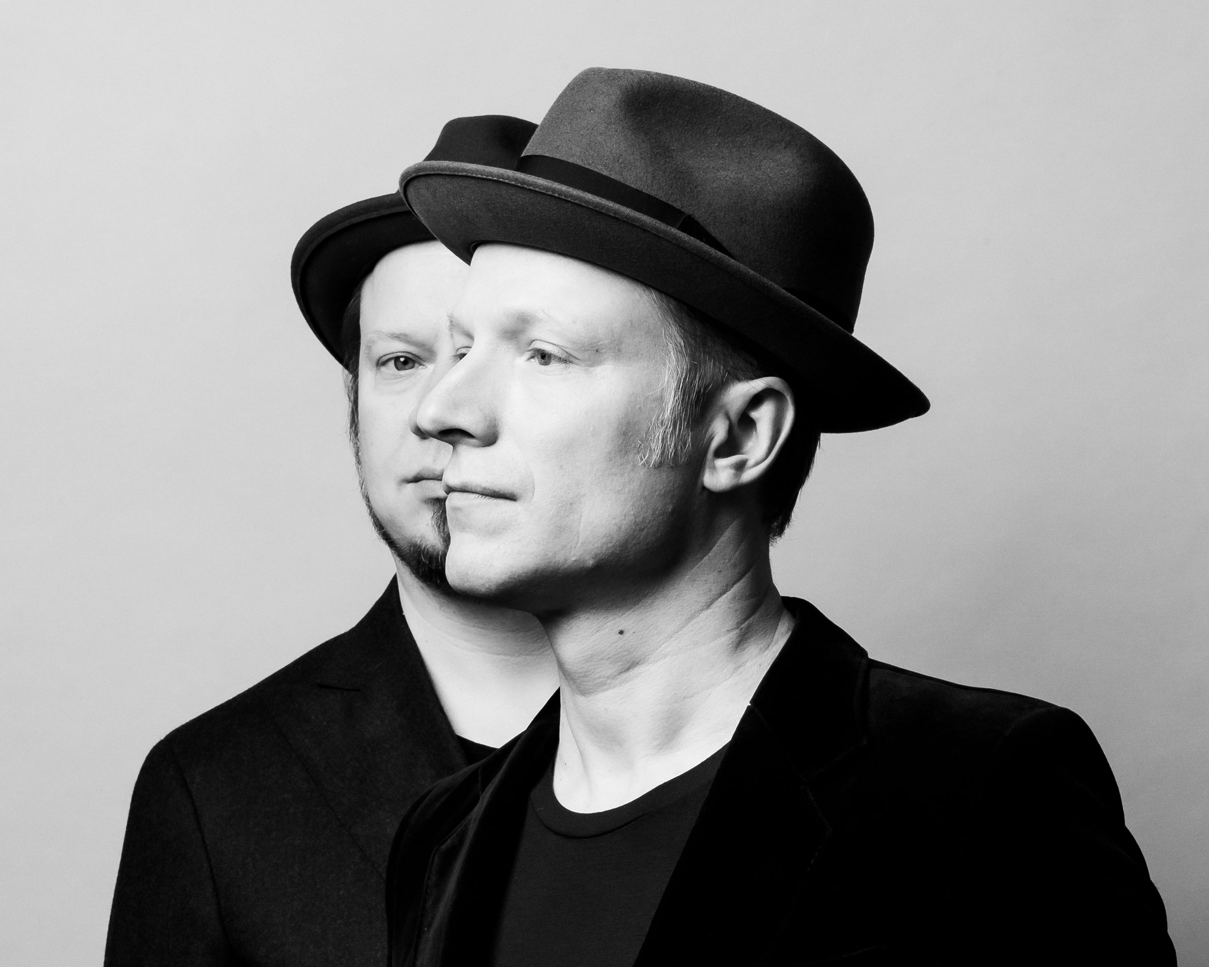 Tuomo & Markus, Game changing - Mustavalkoinen valokuva